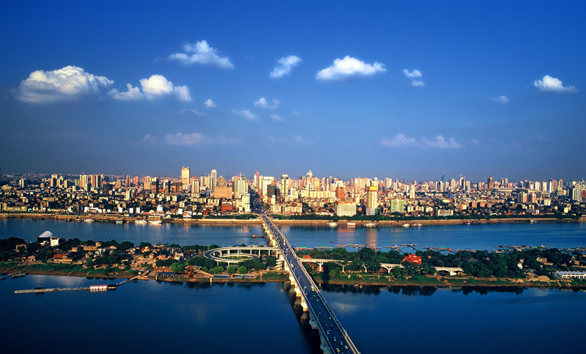 20221008854697.jpg 橘子洲大桥_副本.jpg