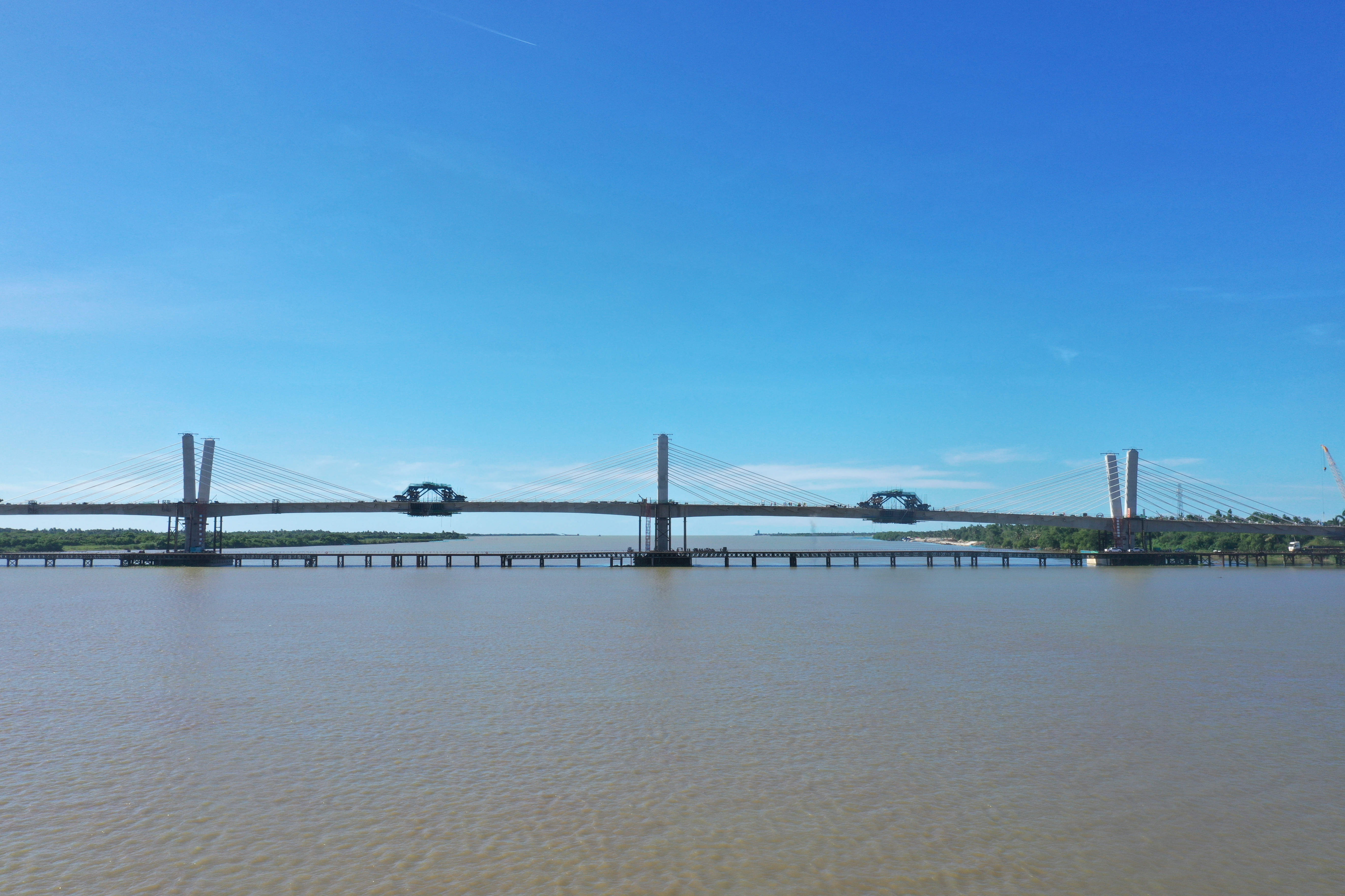 ?���ɱ���������ʴ��ţ��ڽ���